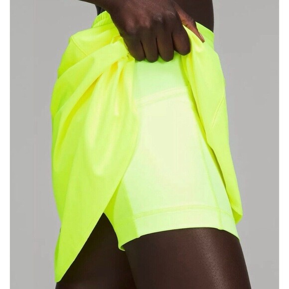 Lululemon Hotty Hot Skort Womens 2 HIYE Highlighter Yellow Golf Tennis NWT - Picture 2 of 12